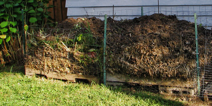 DIY Compost Bin Ideas And Plans  Diy compost, Compost bin diy, Compost bin