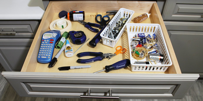 Decluttering for Dummies: Our Guide To Make the Junk Drawer Functional